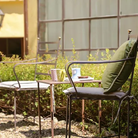 - Dragomanni With Garden Apartment *